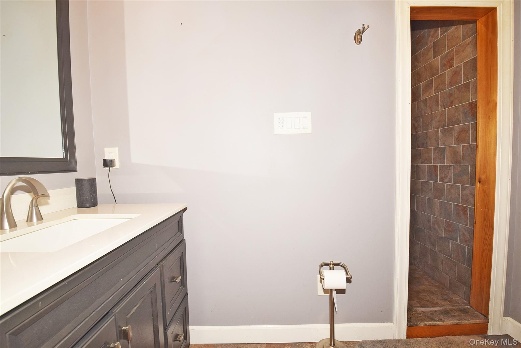 587 Johnson Avenue – For Sale photo 10