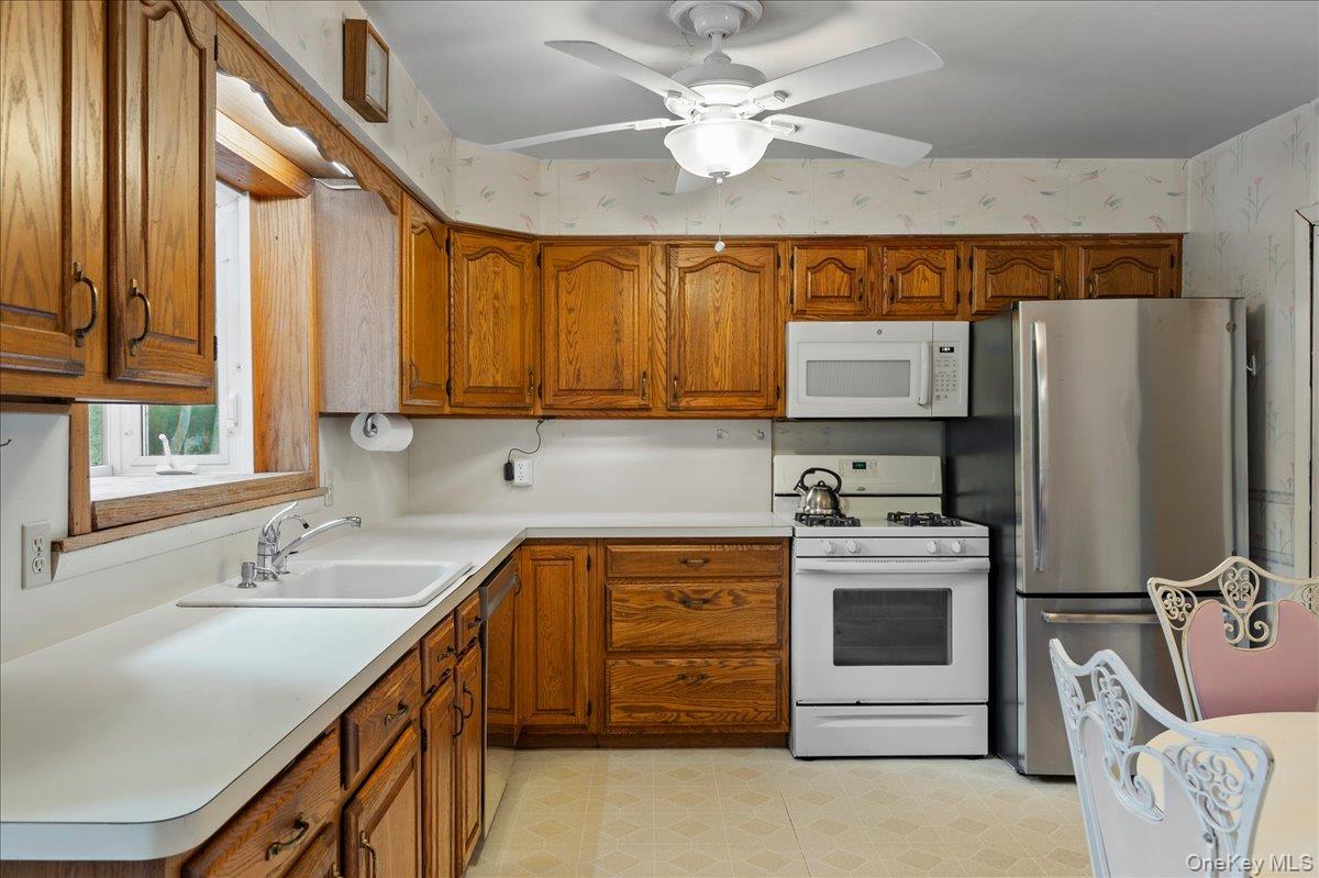 27 Meadowlark Road – For Sale photo 16