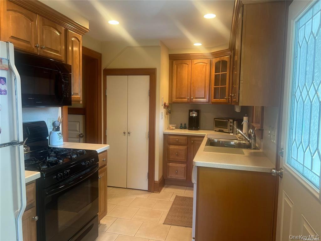 200 Lincoln Avenue – For Rent photo 4