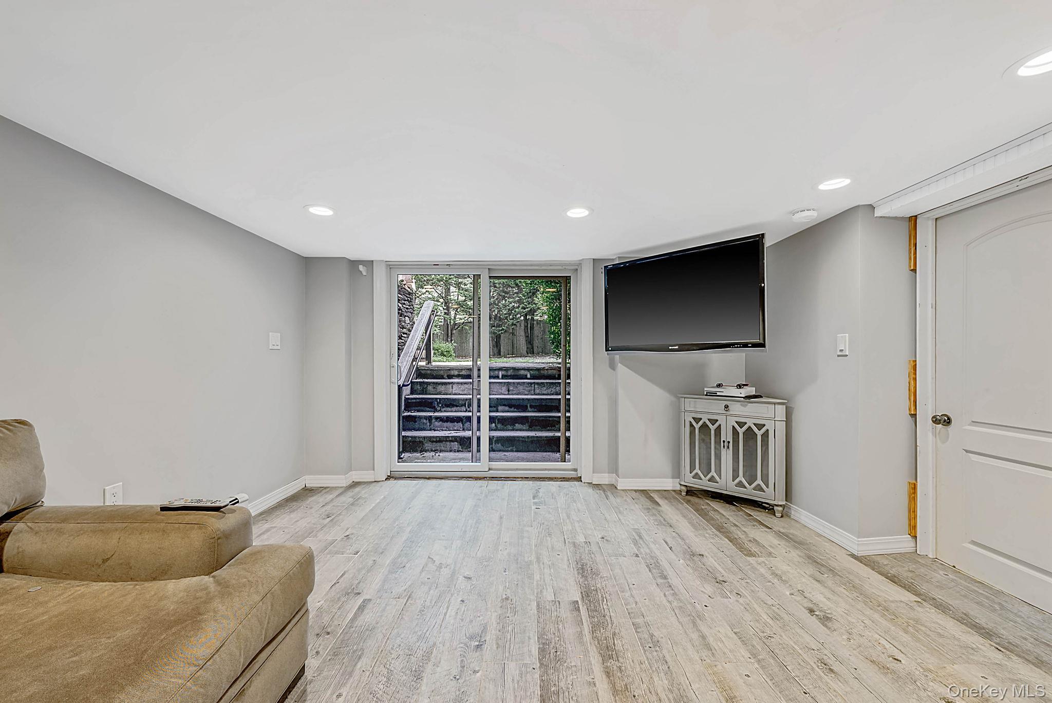 91 Traction Boulevard – For Sale photo 32
