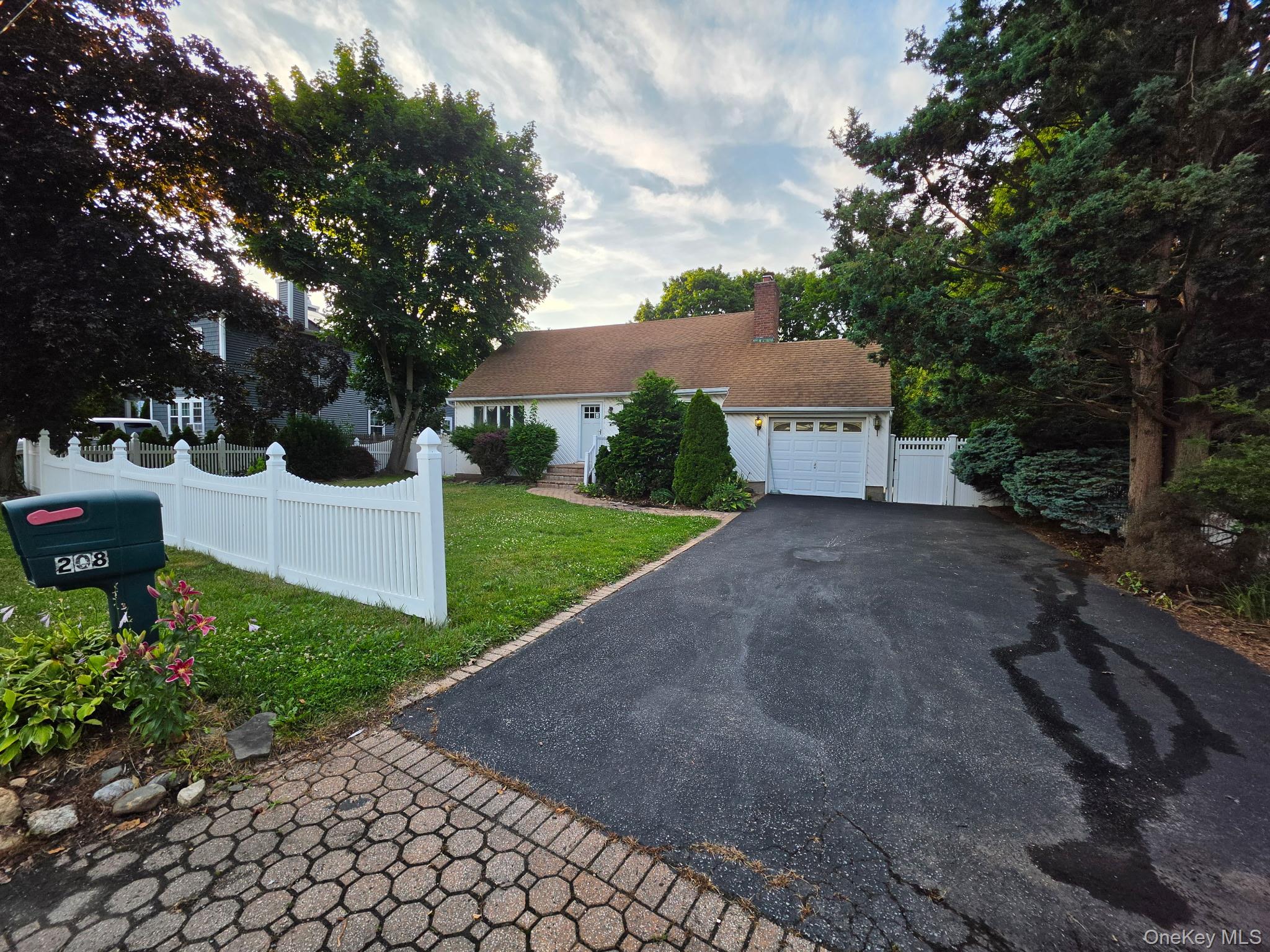 208 W 22nd Street – For Rent