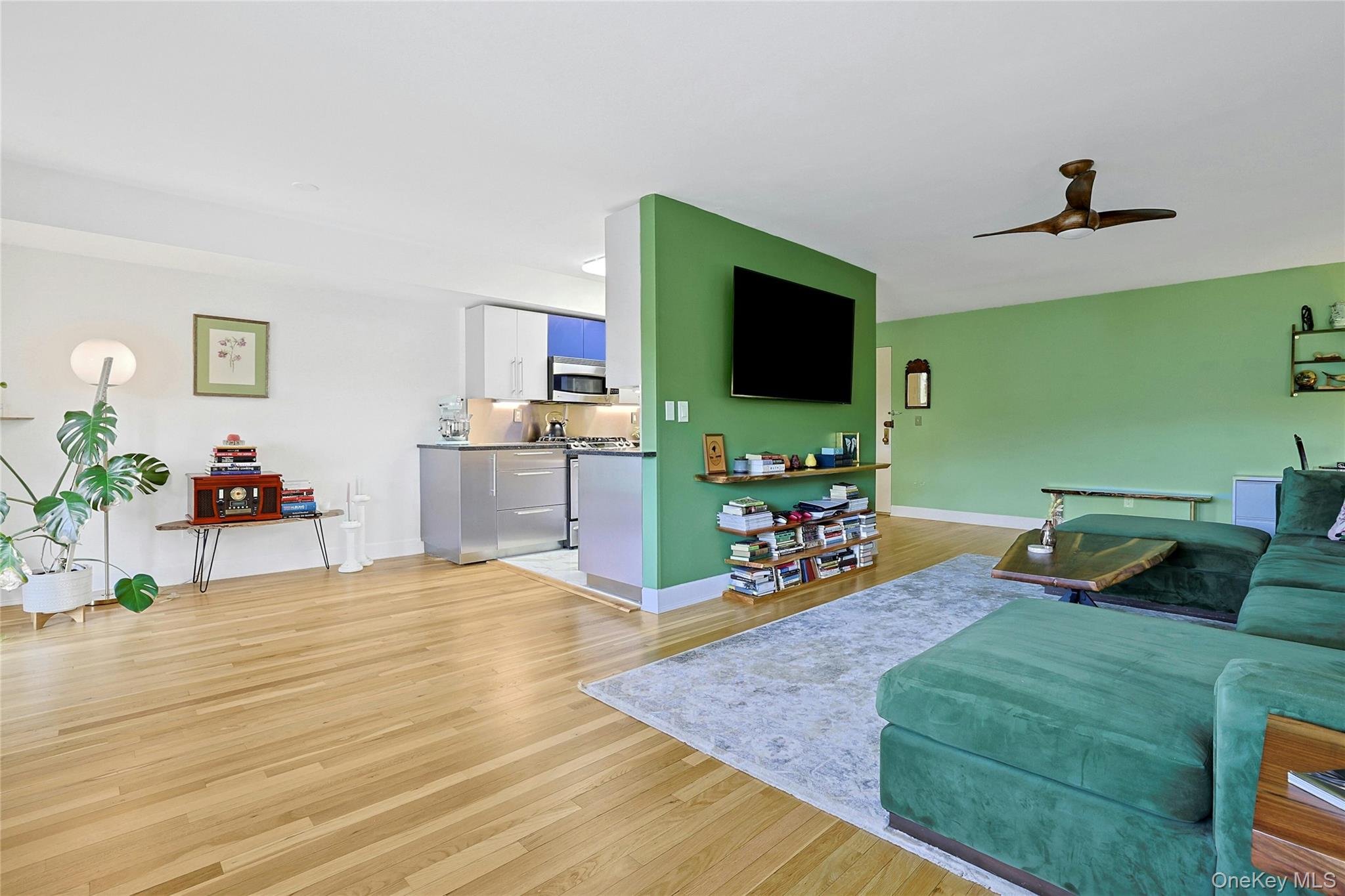 103 Gedney Street, Unit 6G photo 16