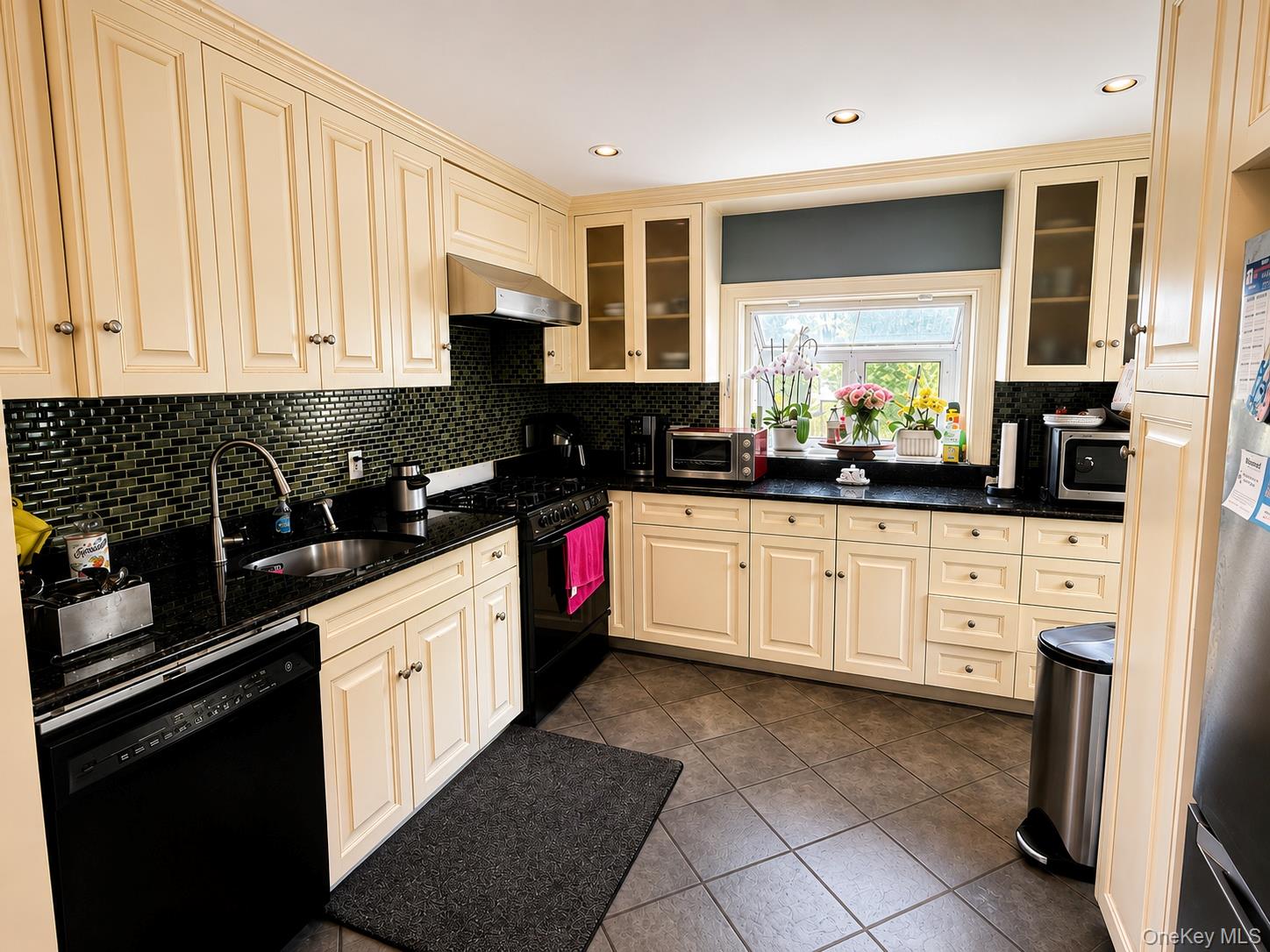 5 Colden Avenue – For Sale photo 4