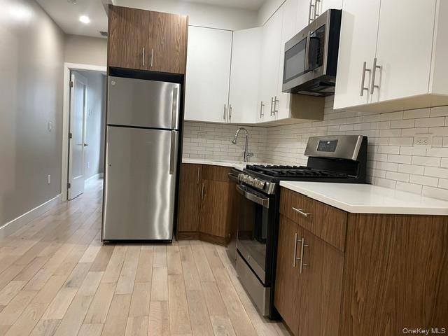 25-39-38 street – For Sale photo 4
