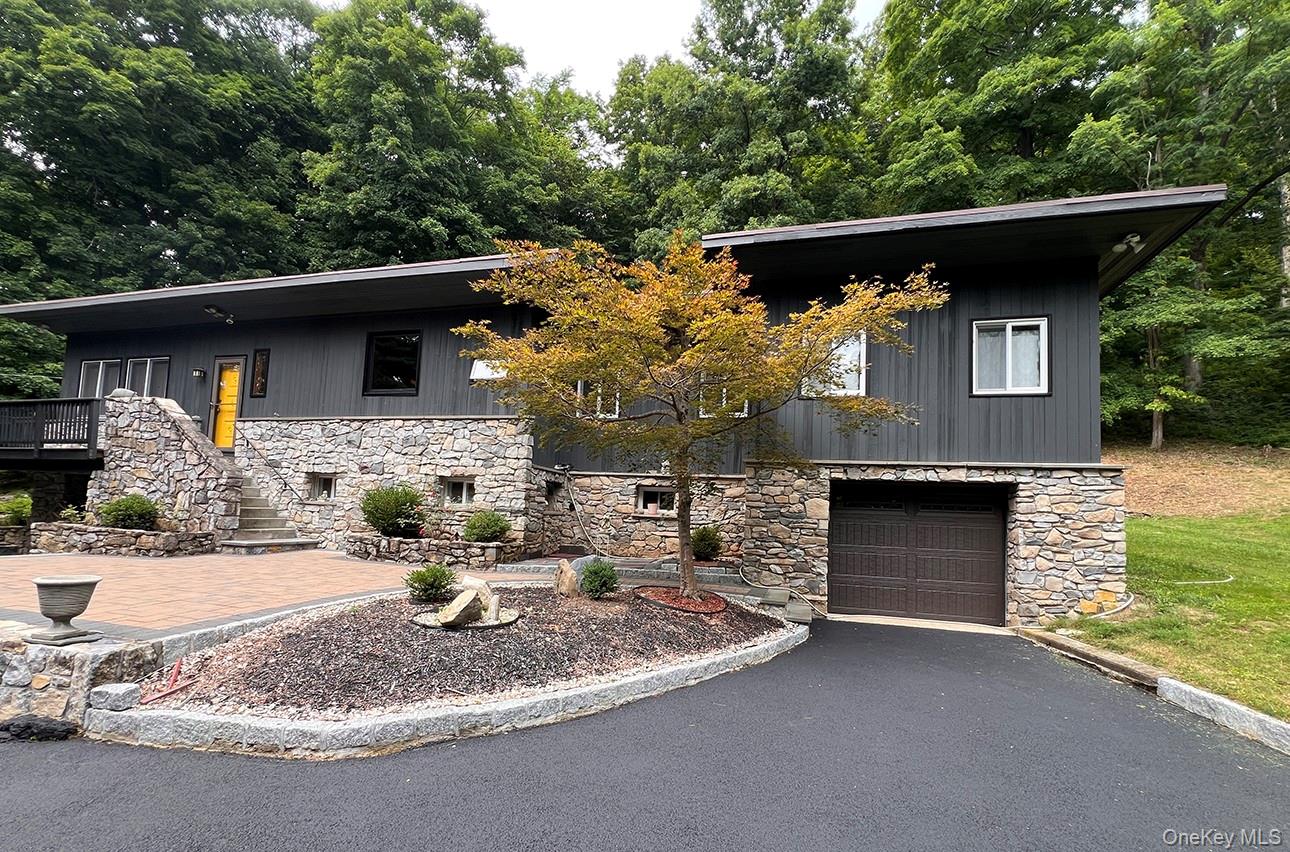 16 Briar Hill Road – For Sale