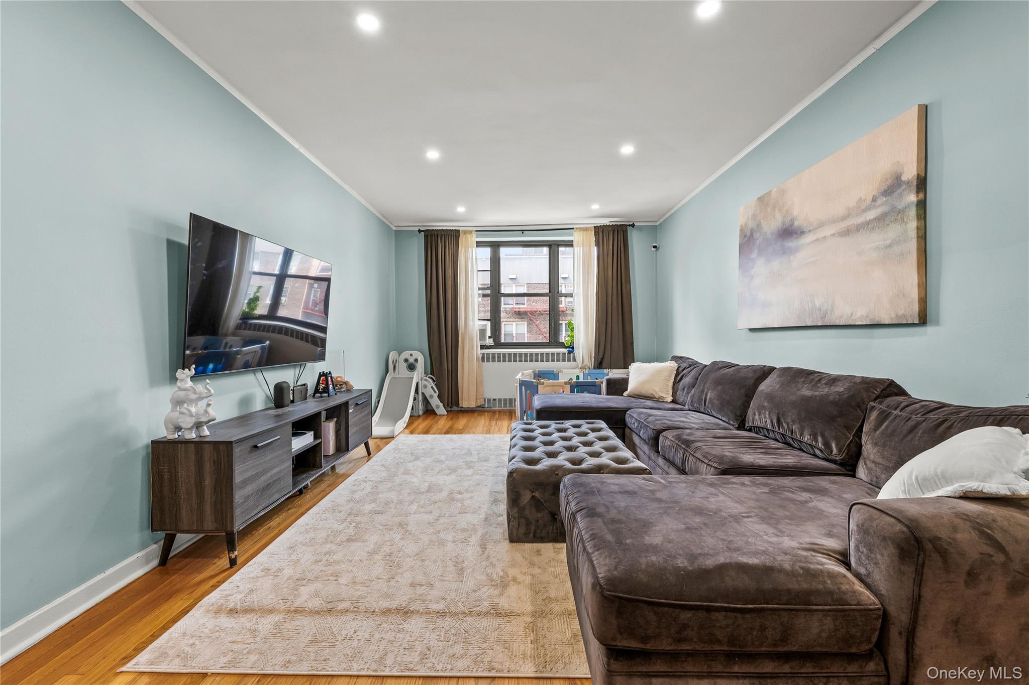 67-35 Yellowstone Boulevard, Unit 6A photo 2