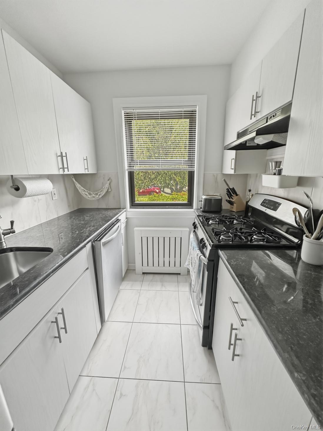 199-08 21st Avenue, Unit 1-327 photo 2