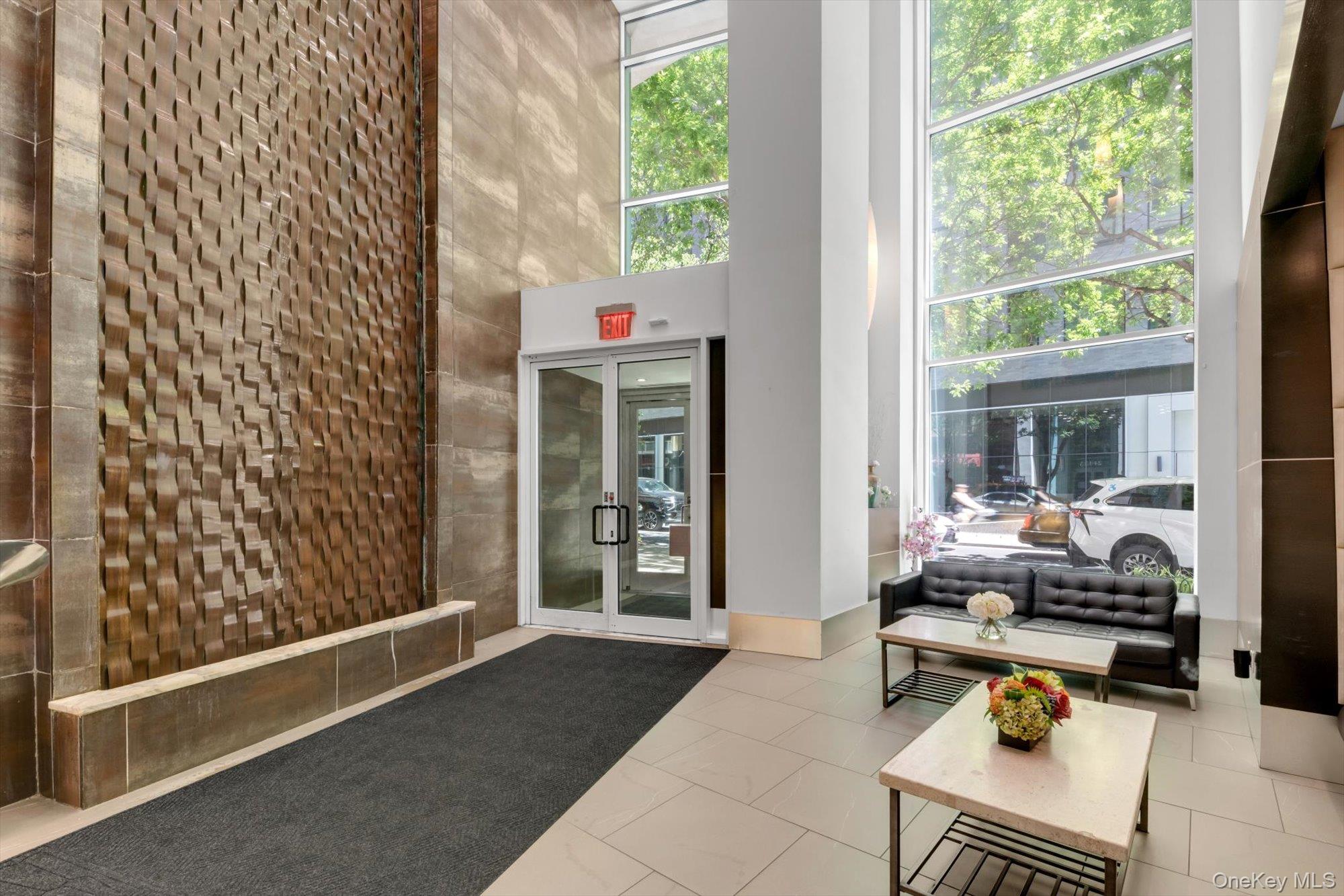 2415 Queens Plaza N, Unit 6B photo 9