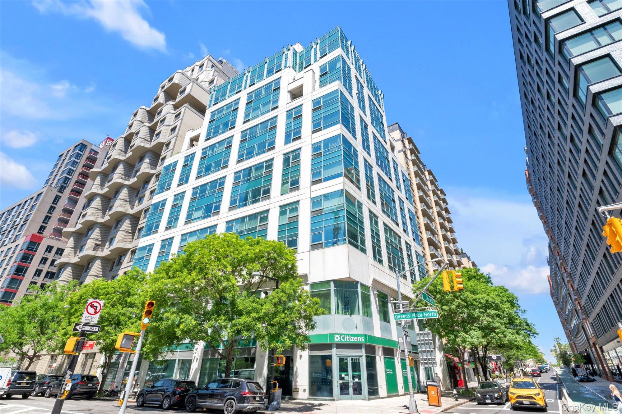 2415 Queens Plaza N, Unit 6B