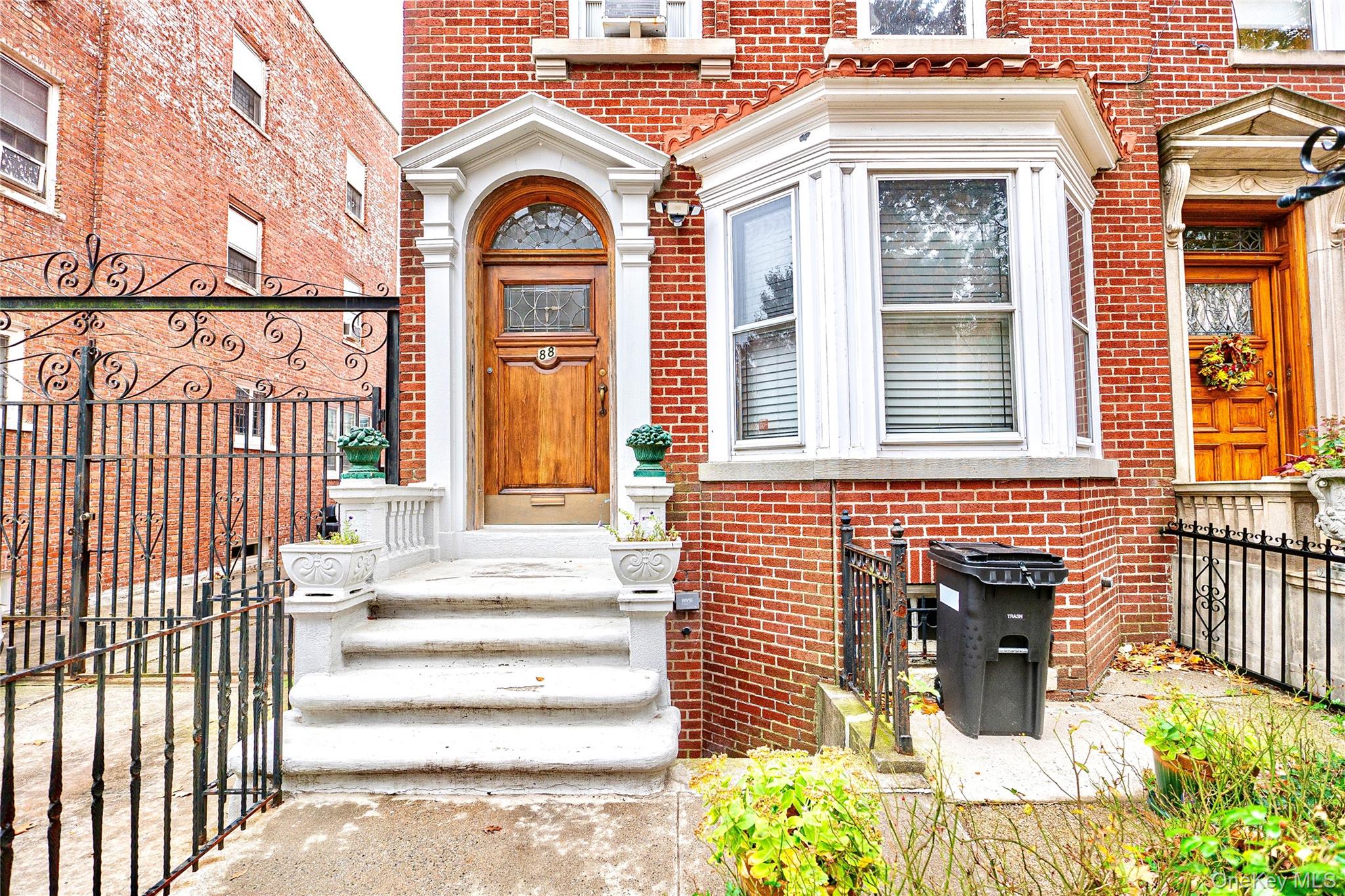 88 Midwood Street – For Sale photo 2