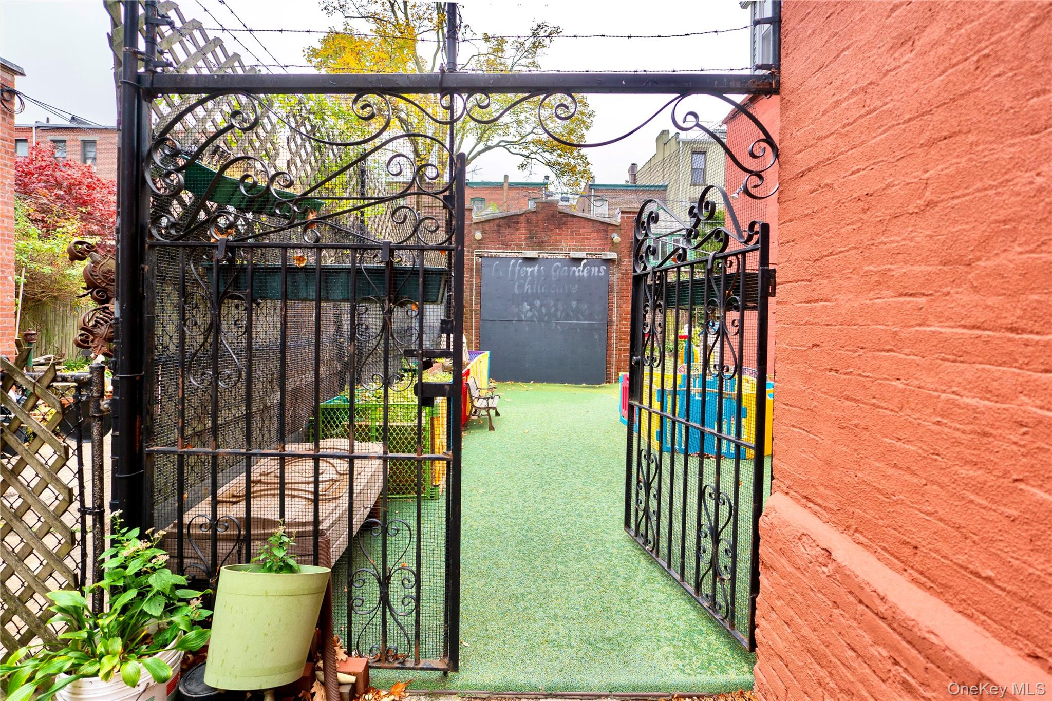 88 Midwood Street – For Sale photo 6