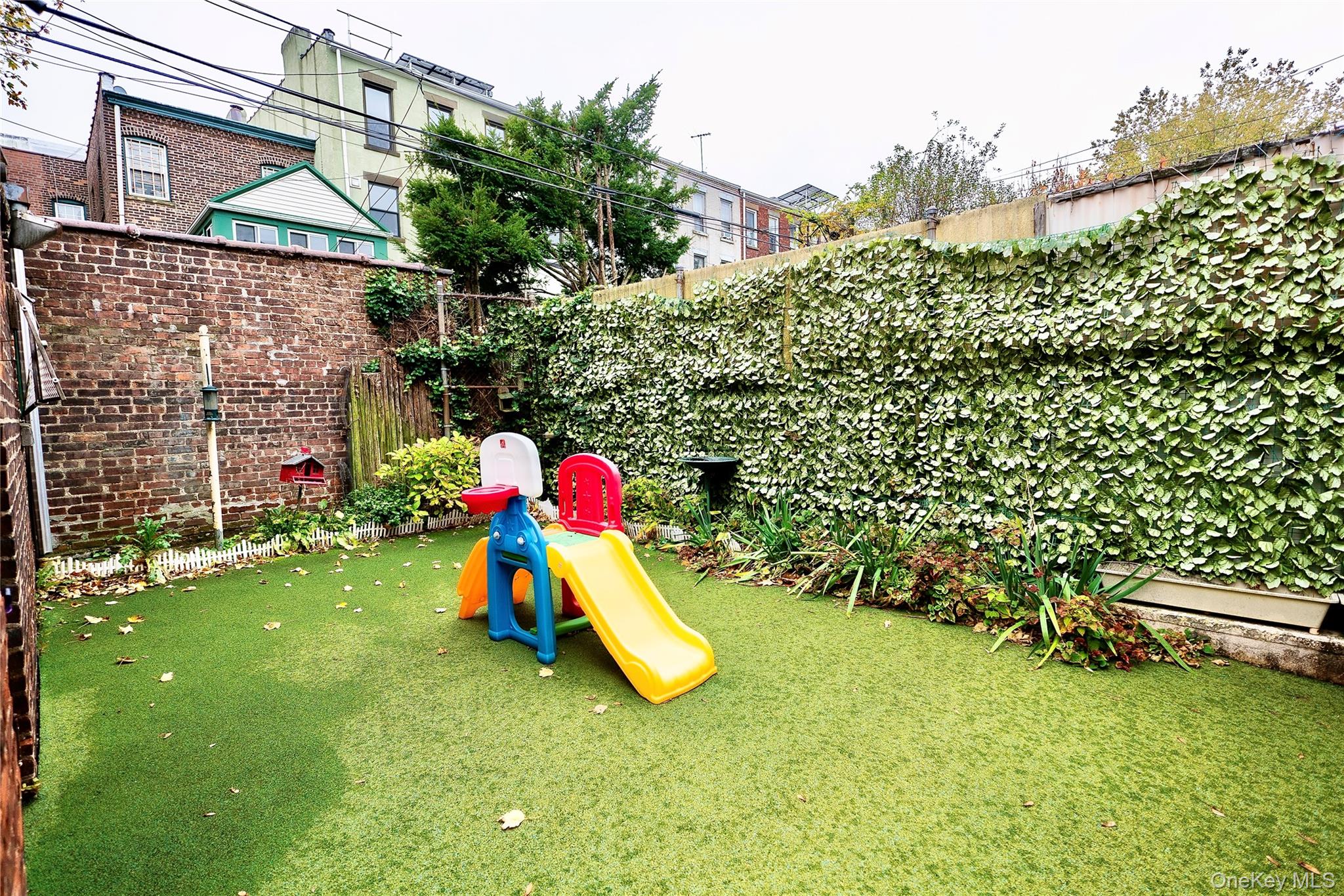 88 Midwood Street – For Sale photo 9