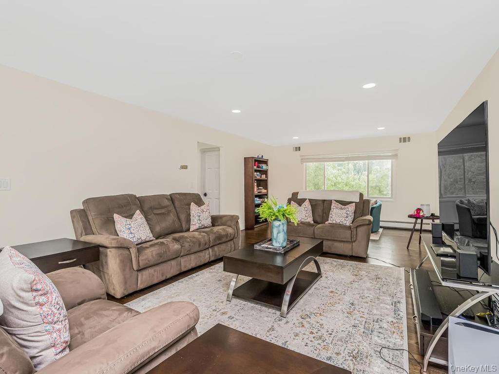 8 Fairgreen Court – For Sale photo 5
