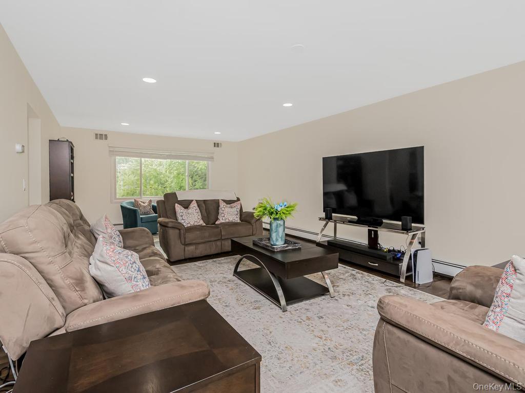 8 Fairgreen Court – For Sale photo 4