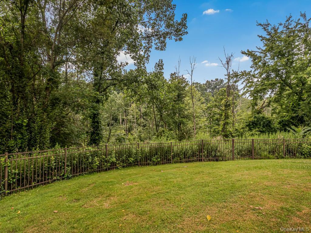 8 Fairgreen Court – For Sale photo 39