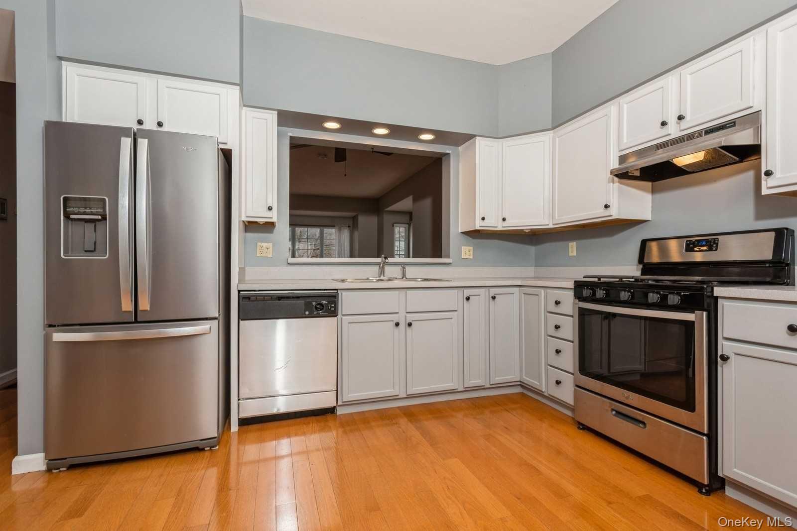52 Schenck Avenue – For Rent photo 12