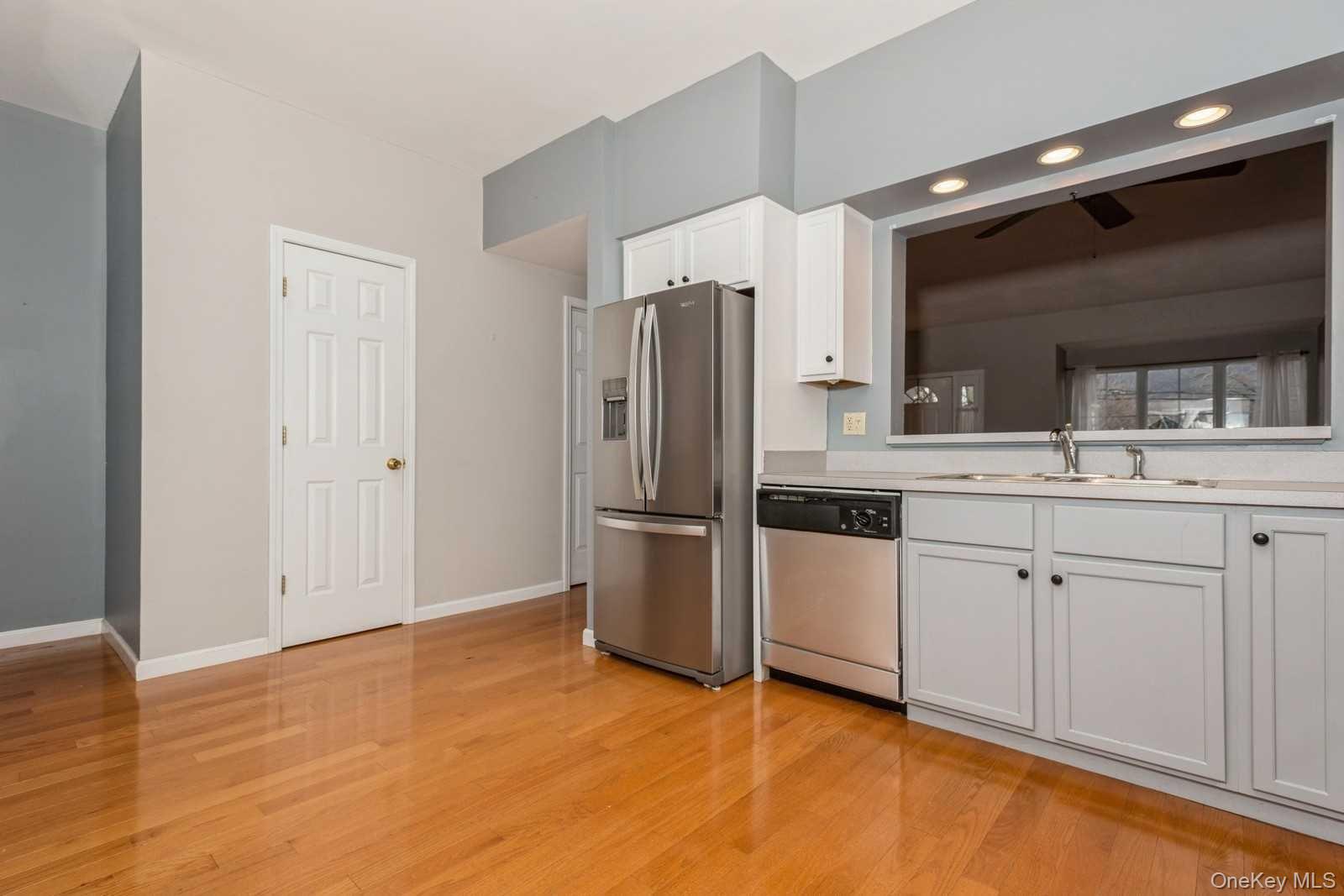 52 Schenck Avenue – For Rent photo 14