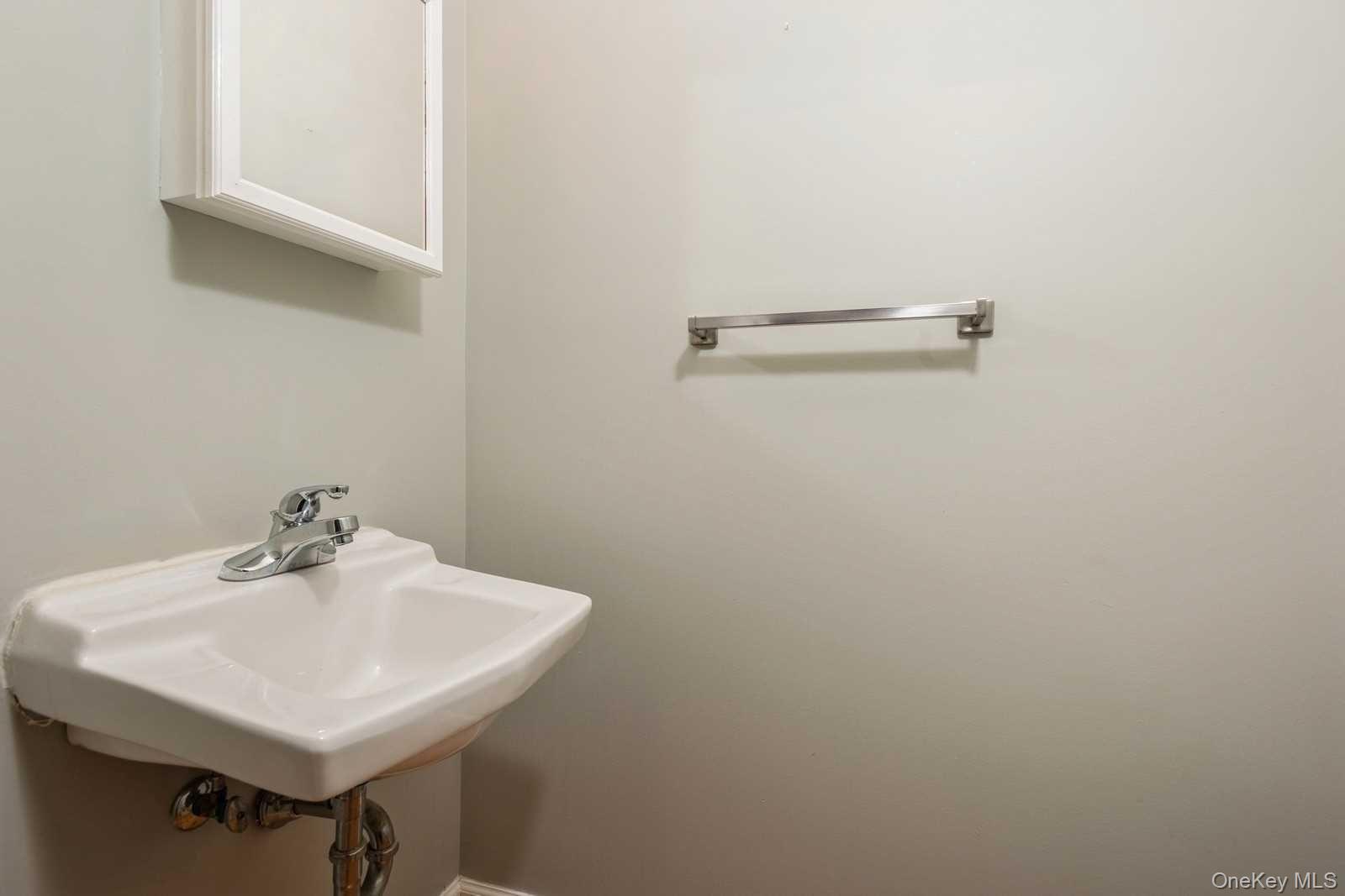 52 Schenck Avenue – For Rent photo 16