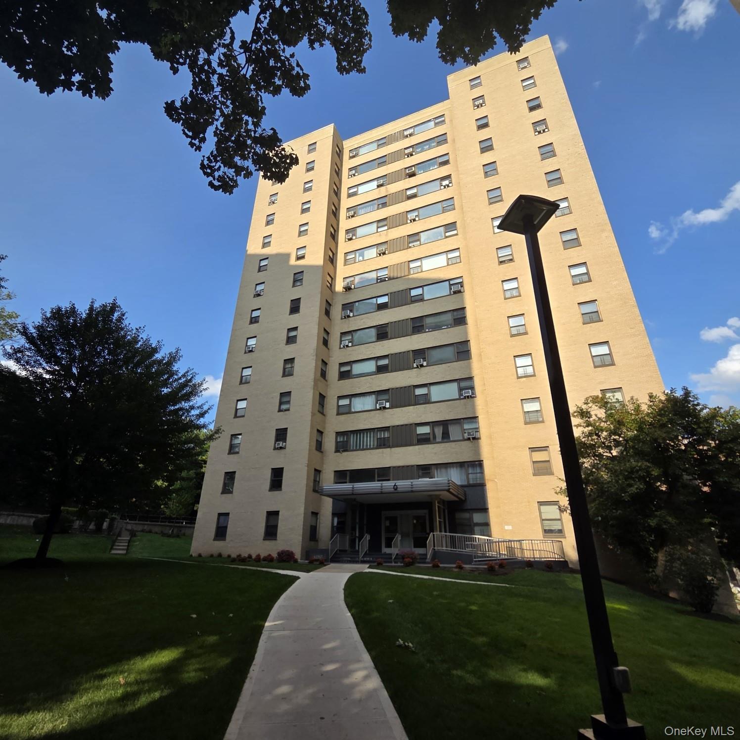 6 Fordham Hill Oval, Unit 8H