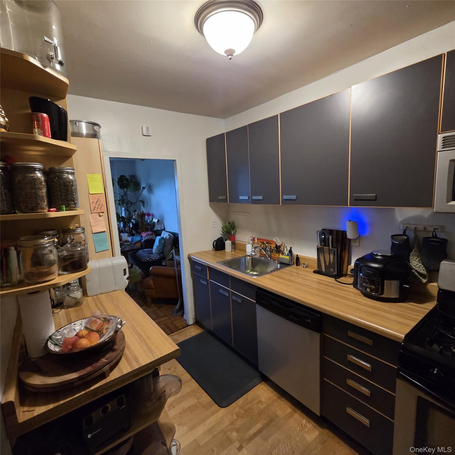 6 Fordham Hill Oval, Unit 8H photo 4