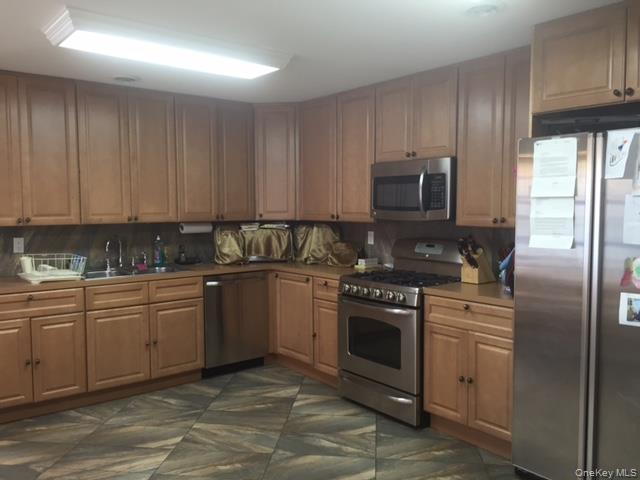 149 Lakeside Drive E – For Rent photo 4