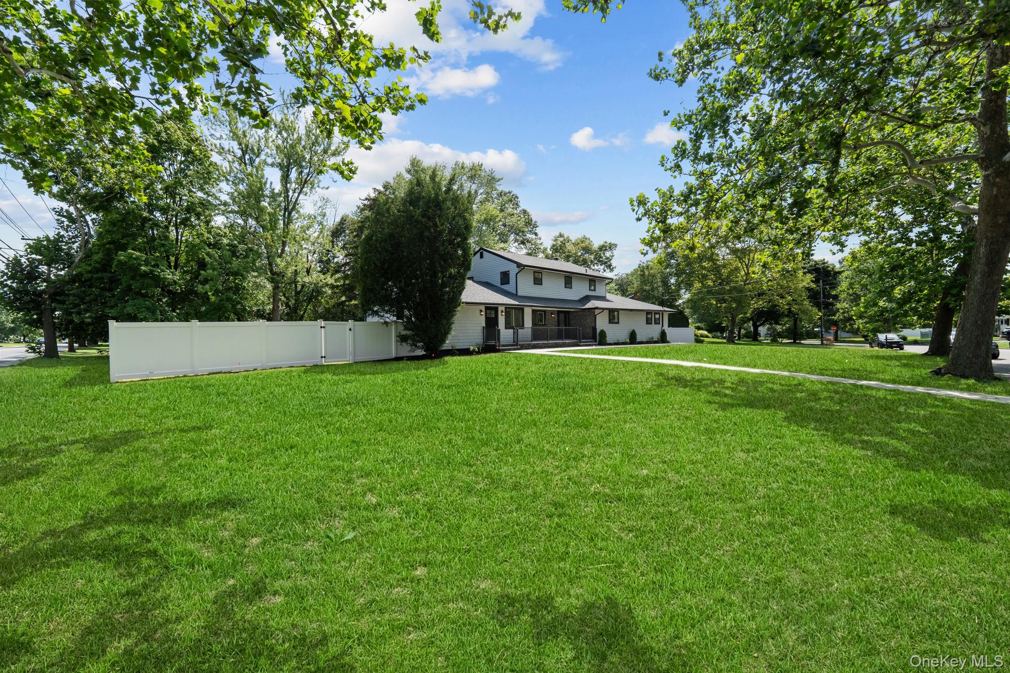 1 Greg Lane – For Sale photo 3