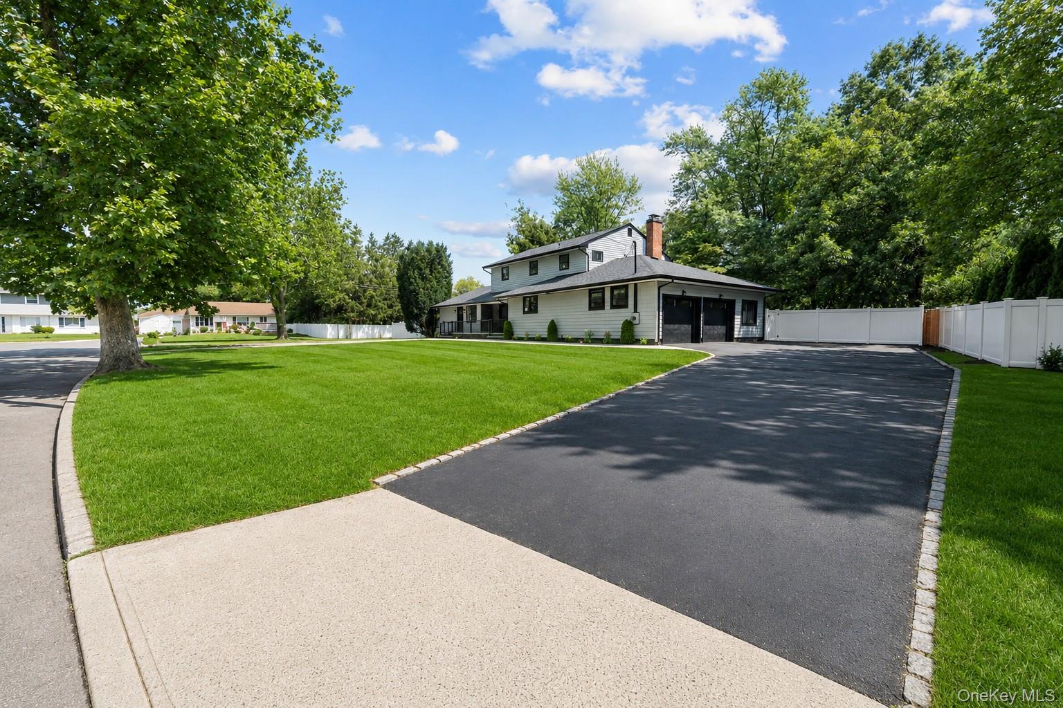 1 Greg Lane – For Sale photo 2