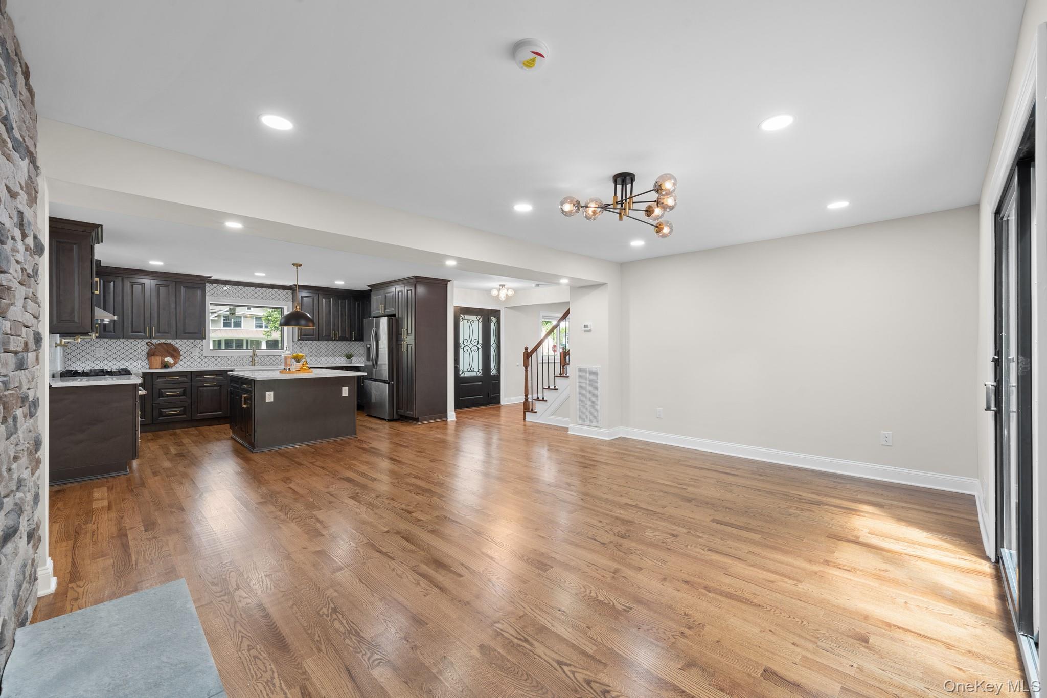 1 Greg Lane – For Sale photo 11