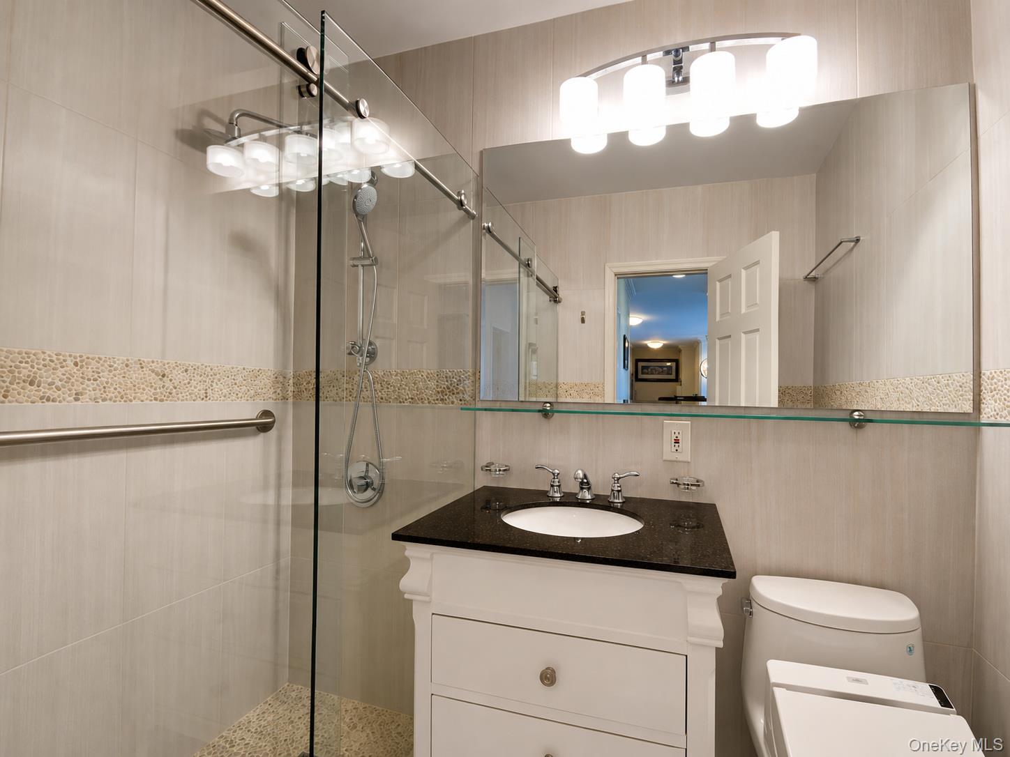 26910 Grand Central Parkway, Unit 8F photo 18