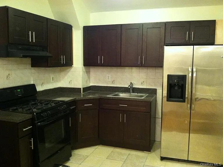 9718 125th Street – For Sale photo 3