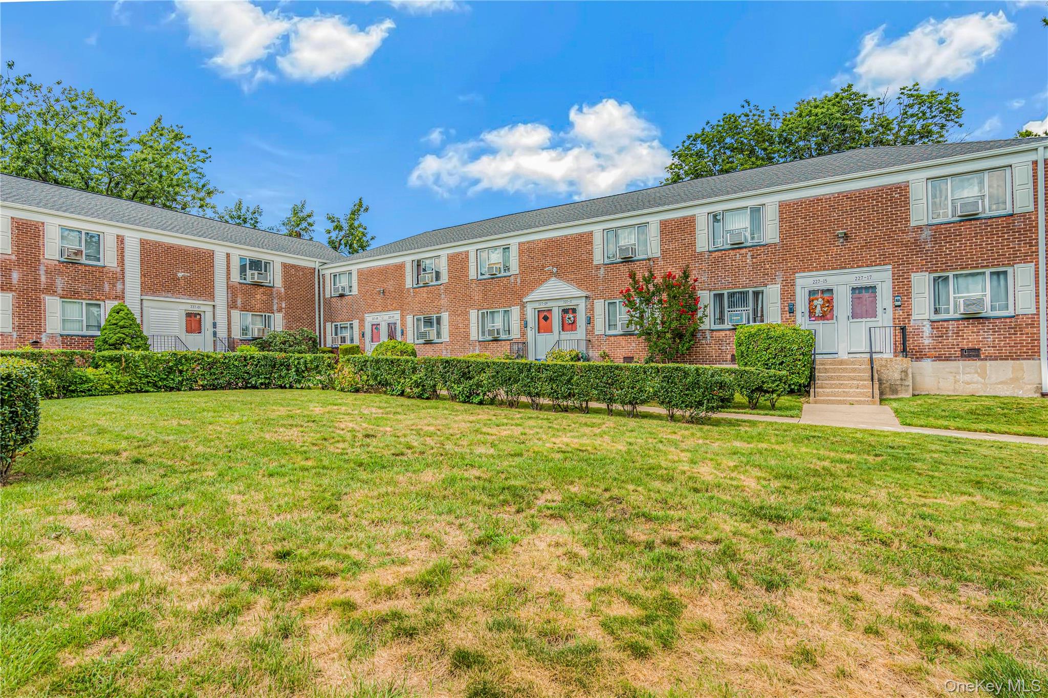 227-07 Hillside Avenue, Unit 516 photo 2