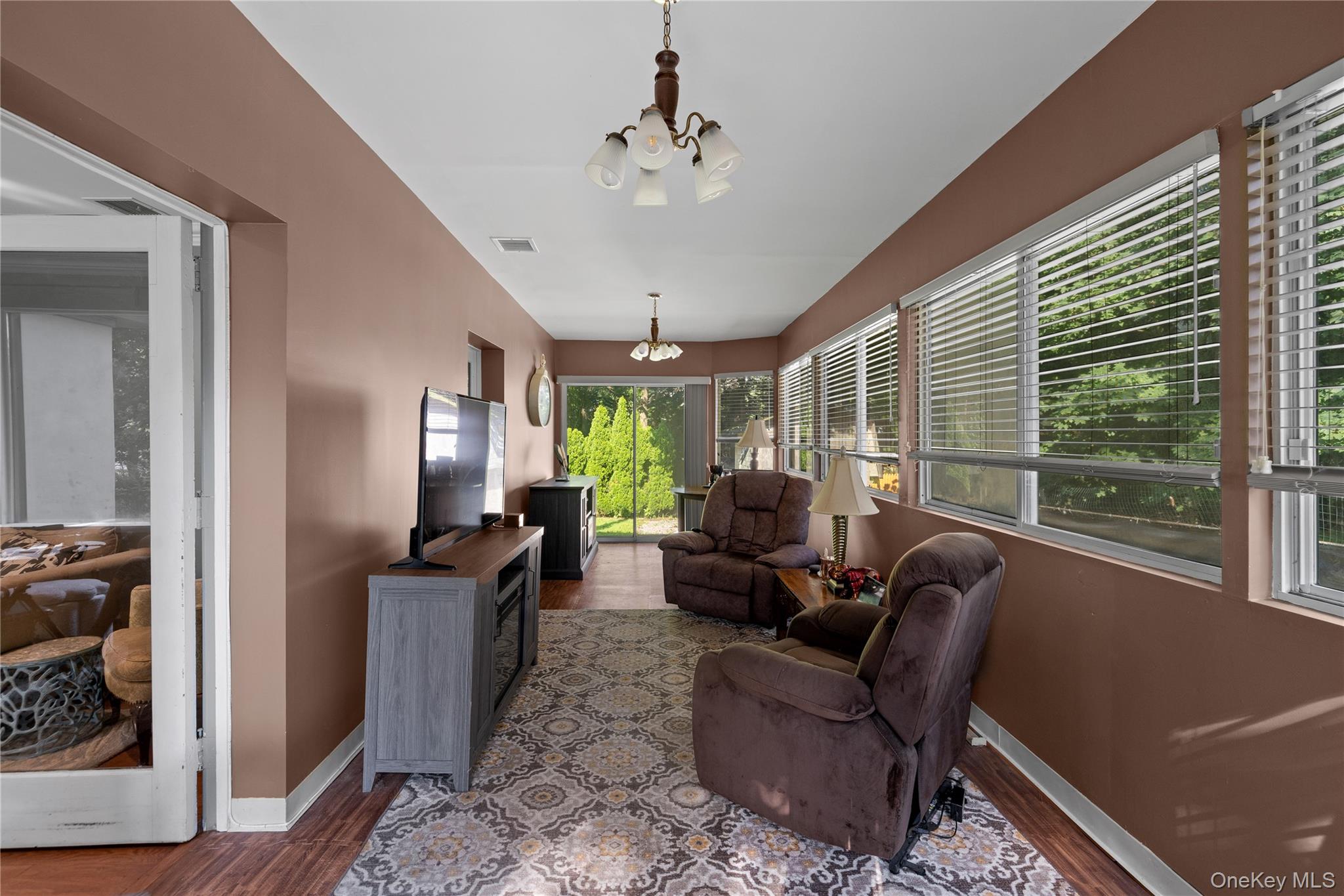 206 Cliff Road W – For Sale photo 18