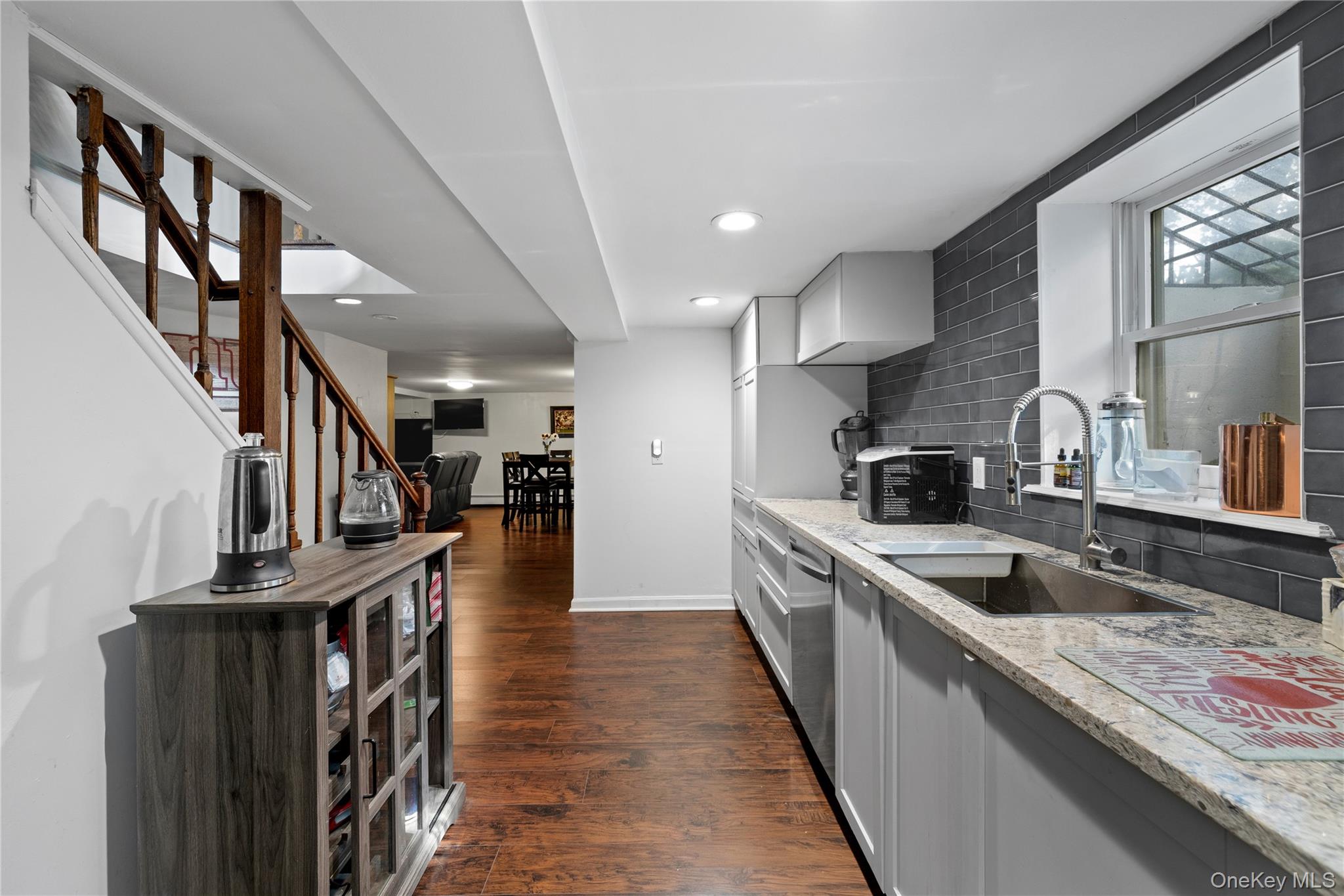 206 Cliff Road W – For Sale photo 19