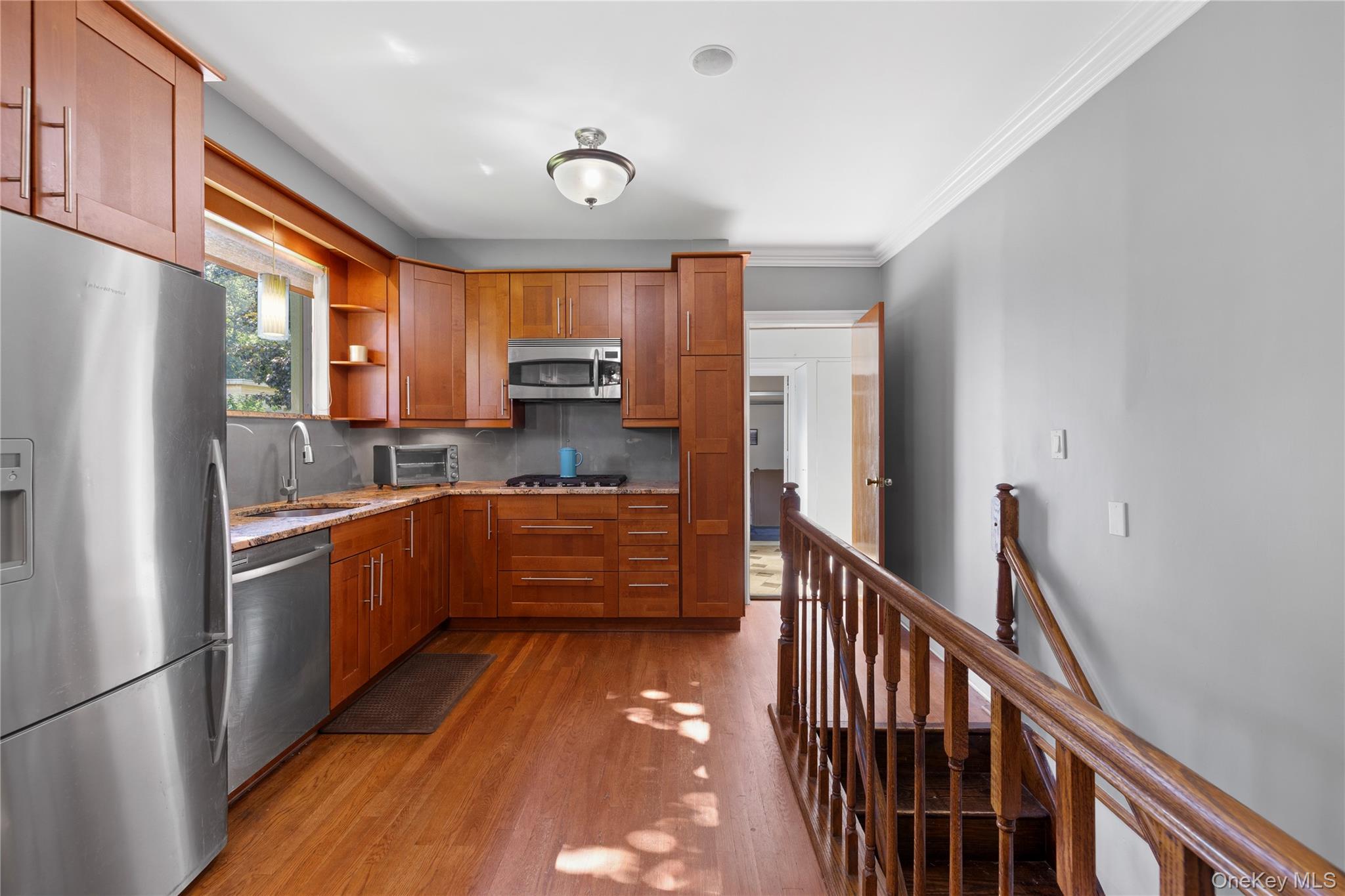 206 Cliff Road W – For Sale photo 7