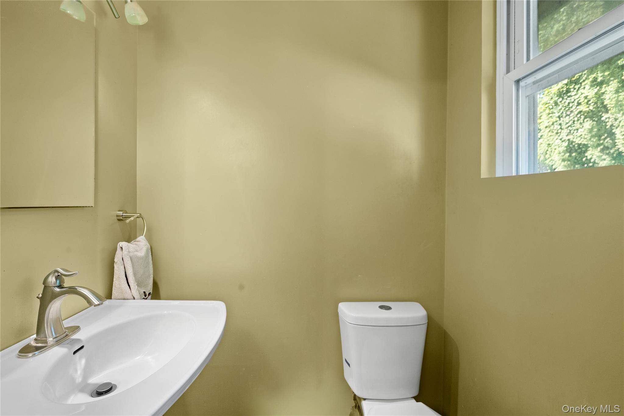 206 Cliff Road W – For Sale photo 14