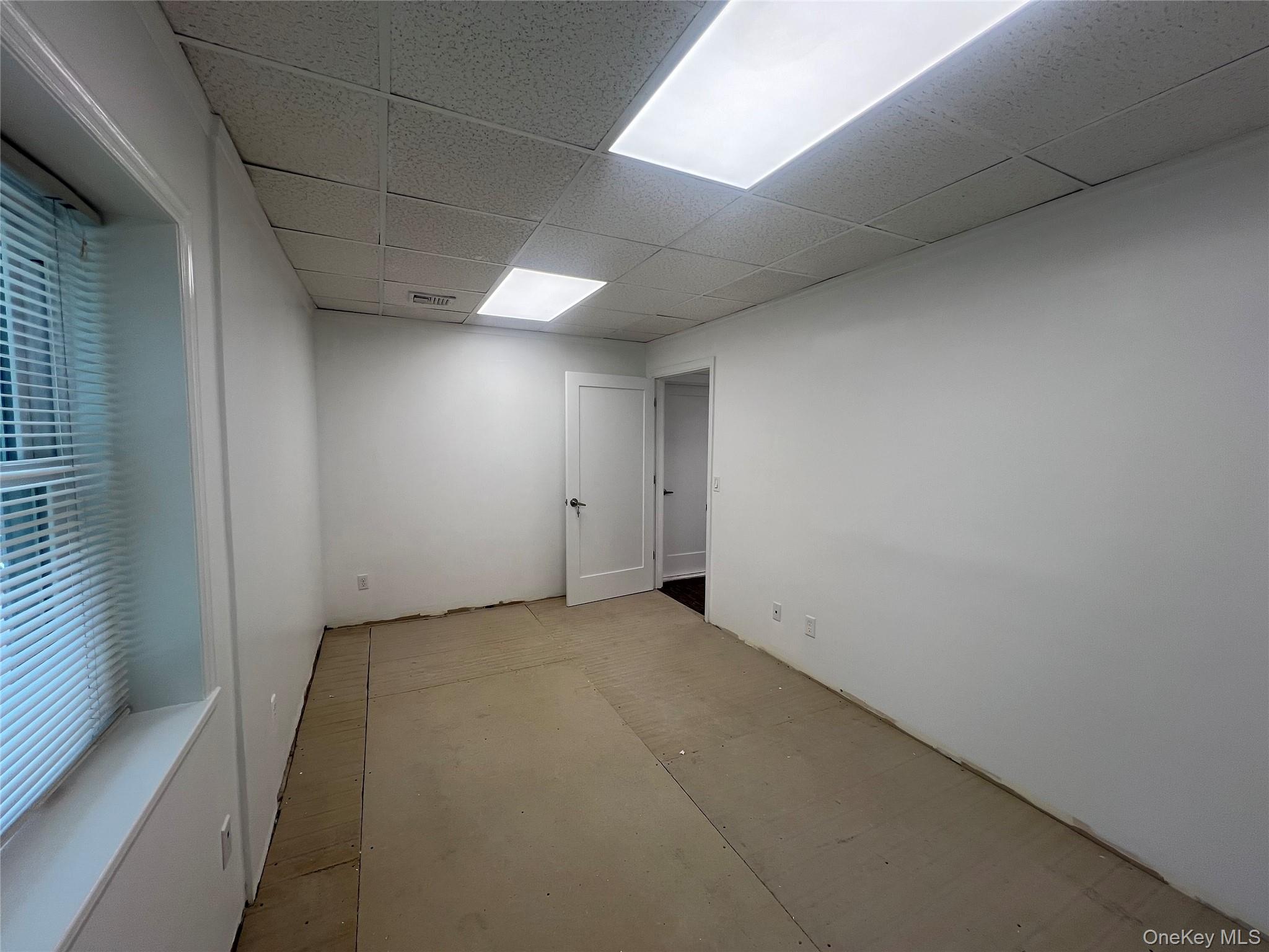 121 Pulaski Road, Unit 4 photo 4