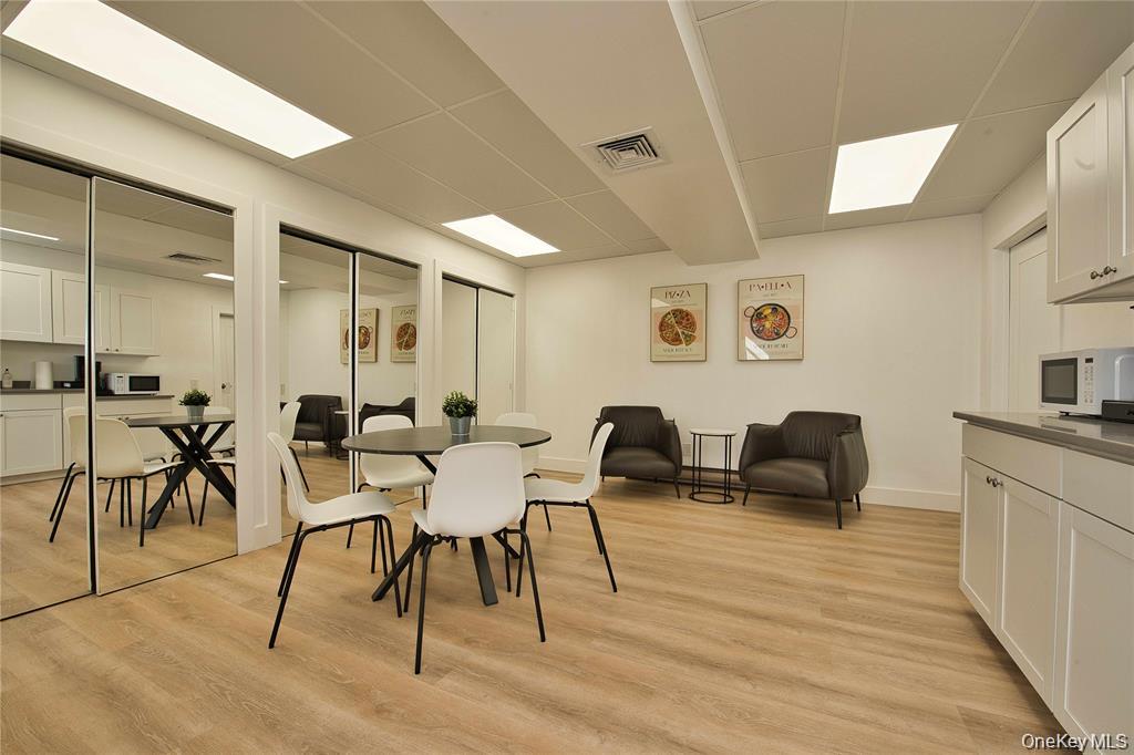 121 Pulaski Road, Unit 4 photo 6