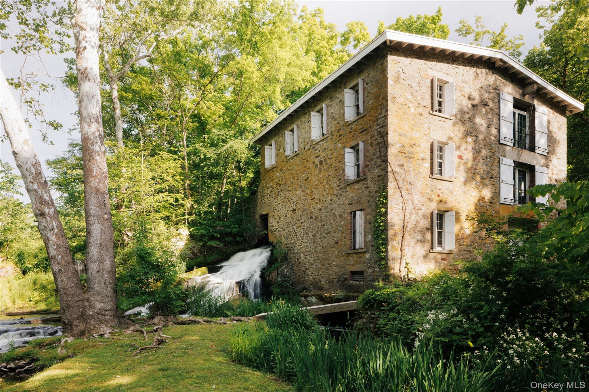 4918 ROUTE 82 – For Sale