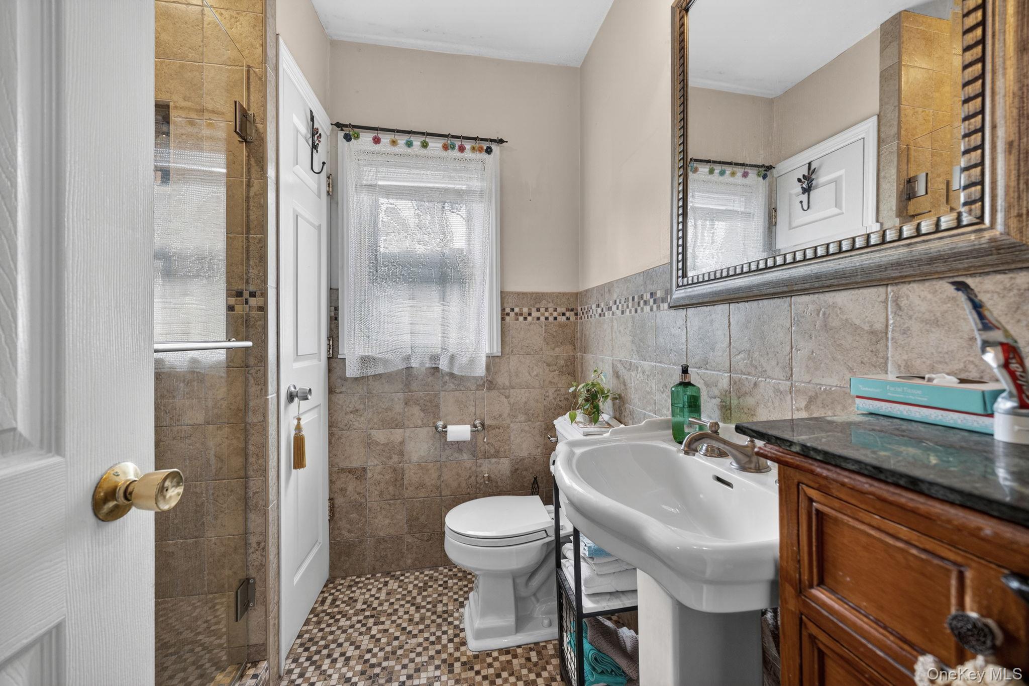 207 Clunie Avenue – For Sale photo 13