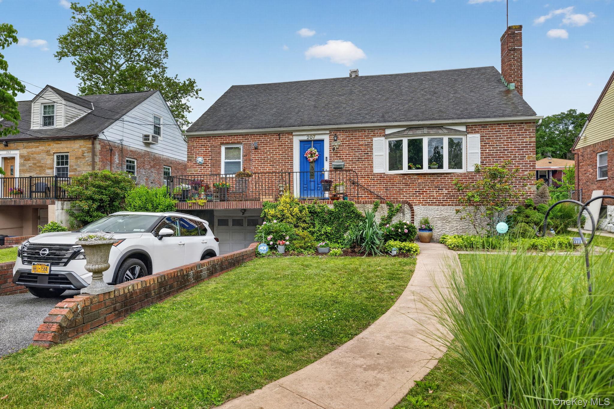 207 Clunie Avenue – For Sale photo 5