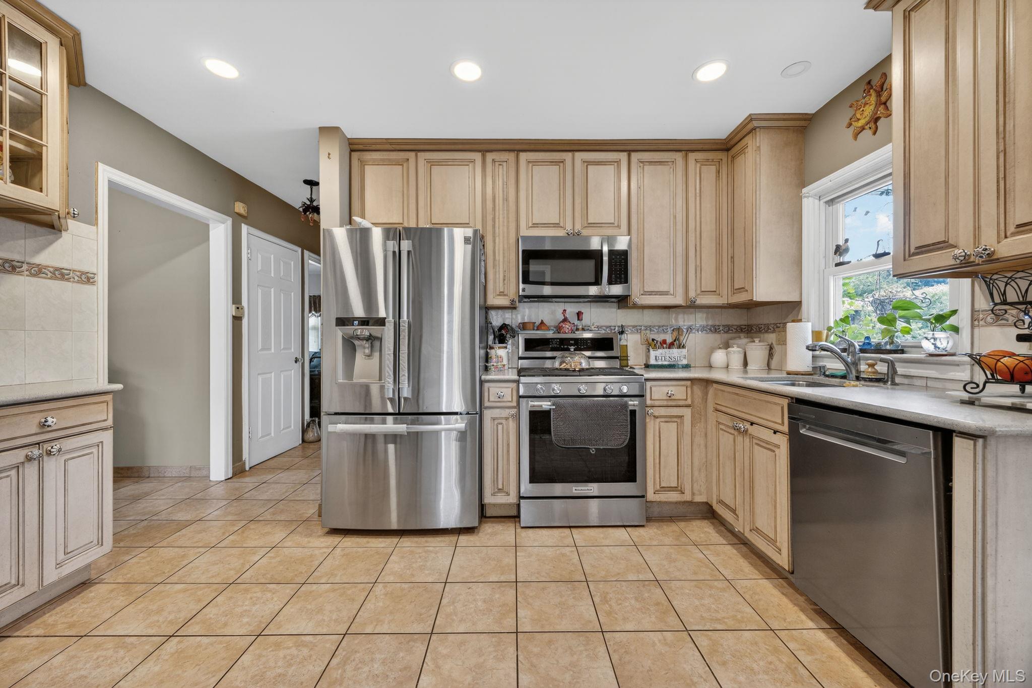 207 Clunie Avenue – For Sale photo 11