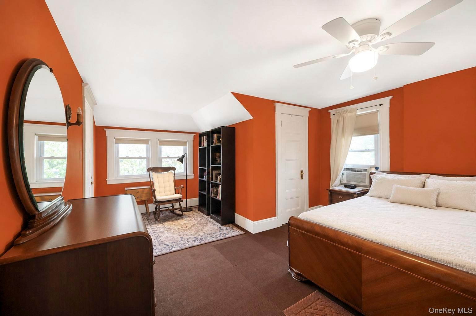 359 Roosevelt Avenue – For Sale photo 15