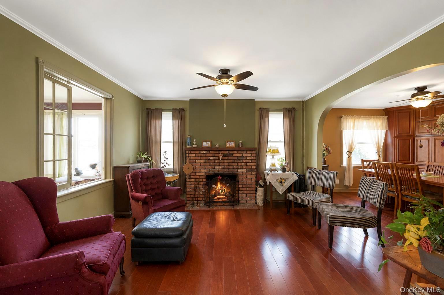 359 Roosevelt Avenue – For Sale photo 8