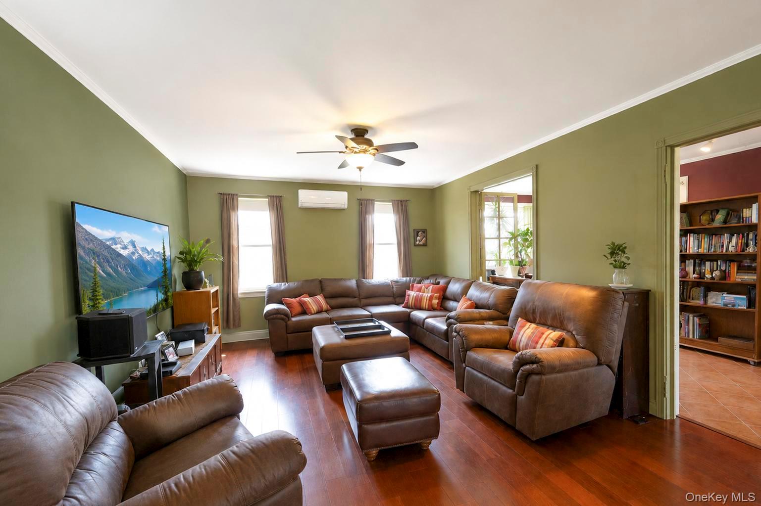 359 Roosevelt Avenue – For Sale photo 7