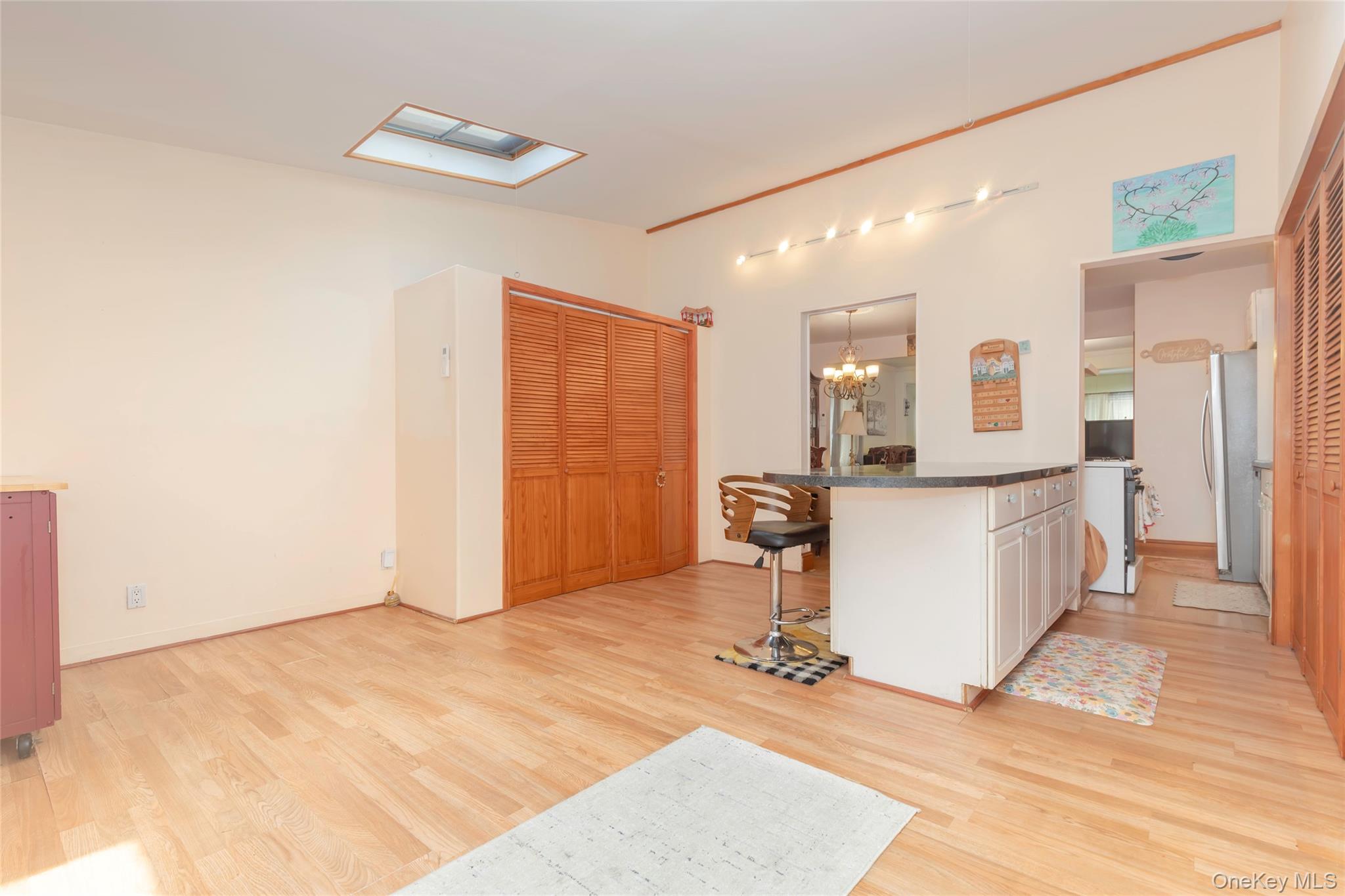 2036 Hobart Avenue – For Sale photo 6