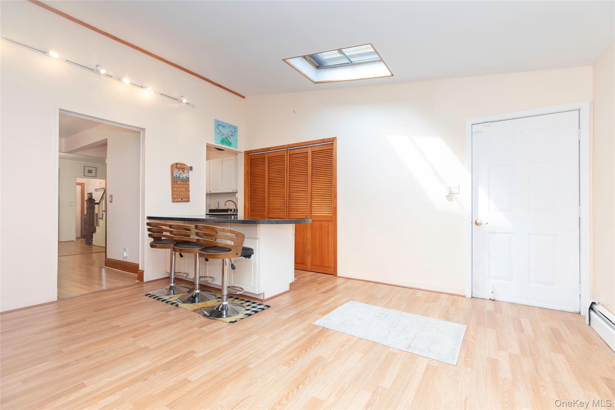2036 Hobart Avenue – For Sale photo 5