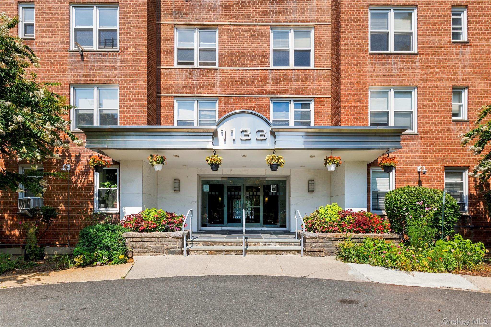 1133 Midland Avenue, Unit 1K