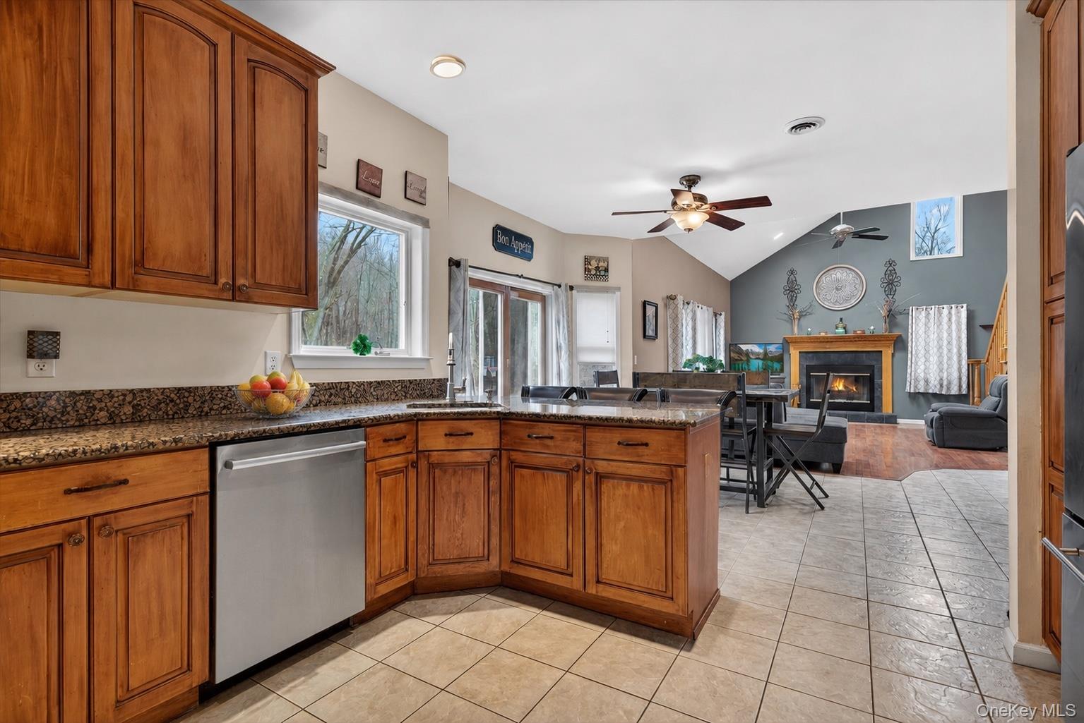 43 Greenwich Avenue – For Sale photo 6