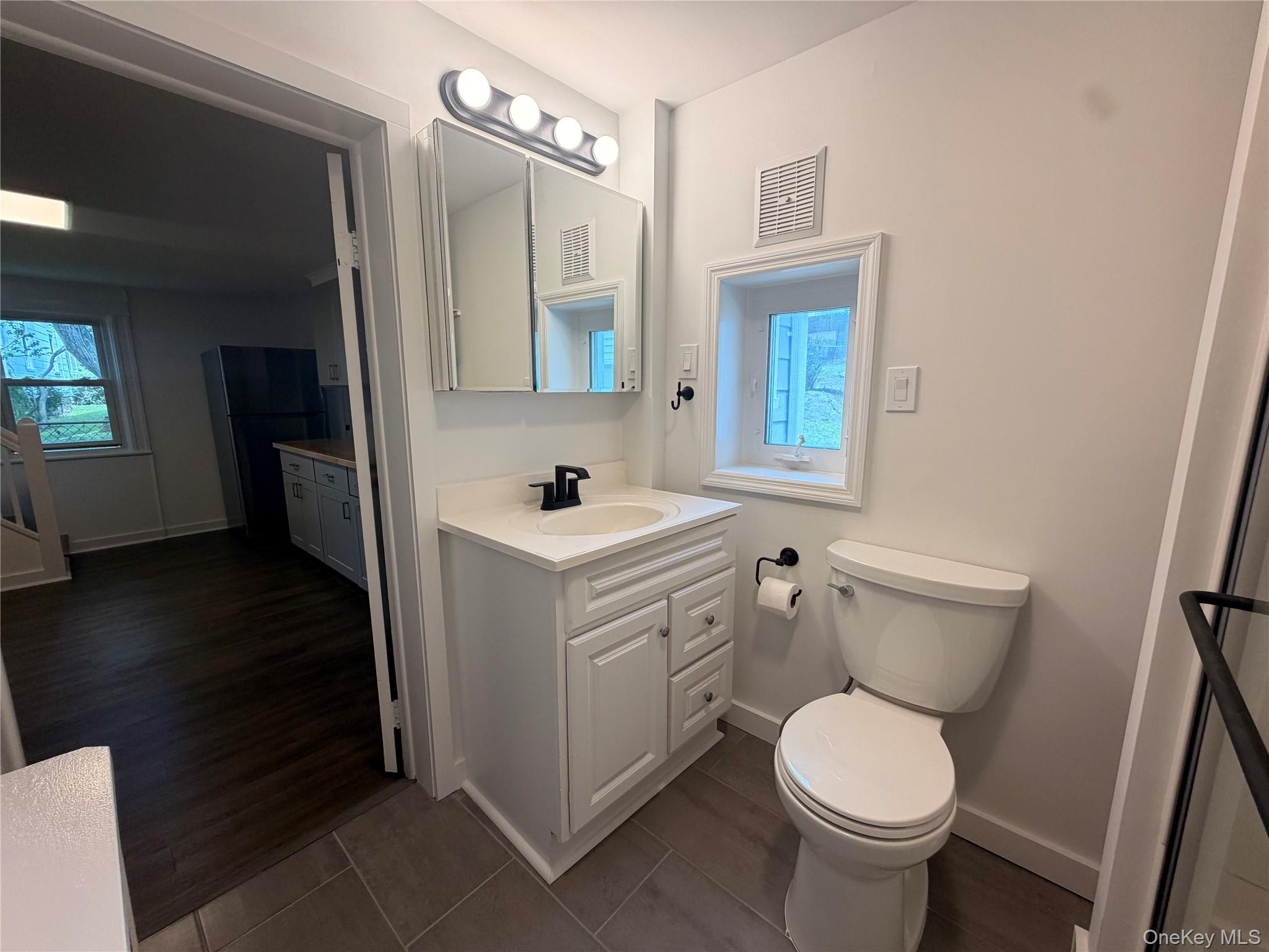 94 Center Street – For Rent photo 12