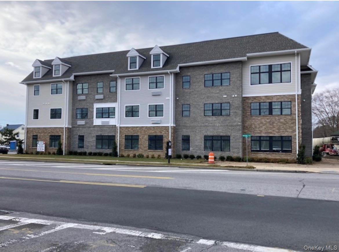 116 Waverly Avenue, Unit 10